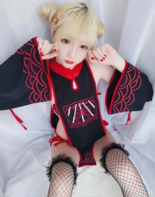 房间里的日本女人