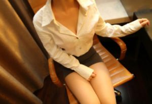 丰满双乳秘书被老板狂揉捏hd